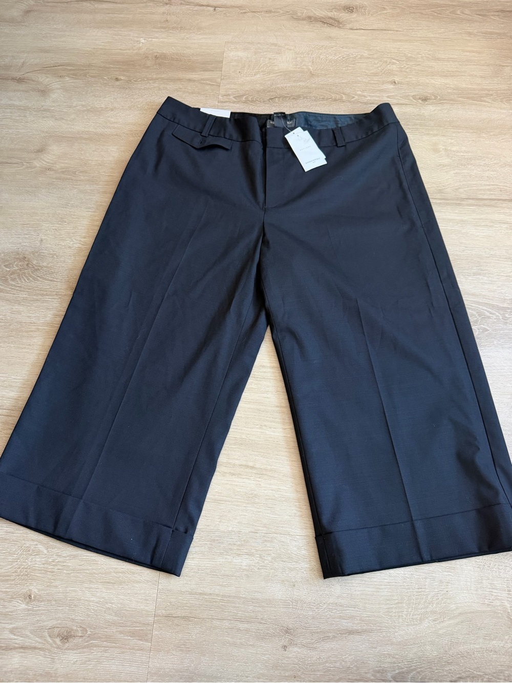Banana Republic Martin fit Capri Wide Leg Black SZ 14 NWT
